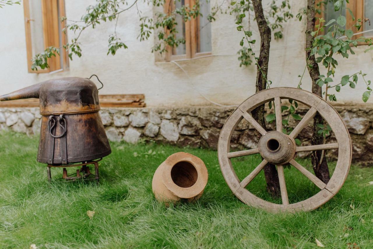 Larda Ξενοδοχείο Μέστια Εξωτερικό φωτογραφία