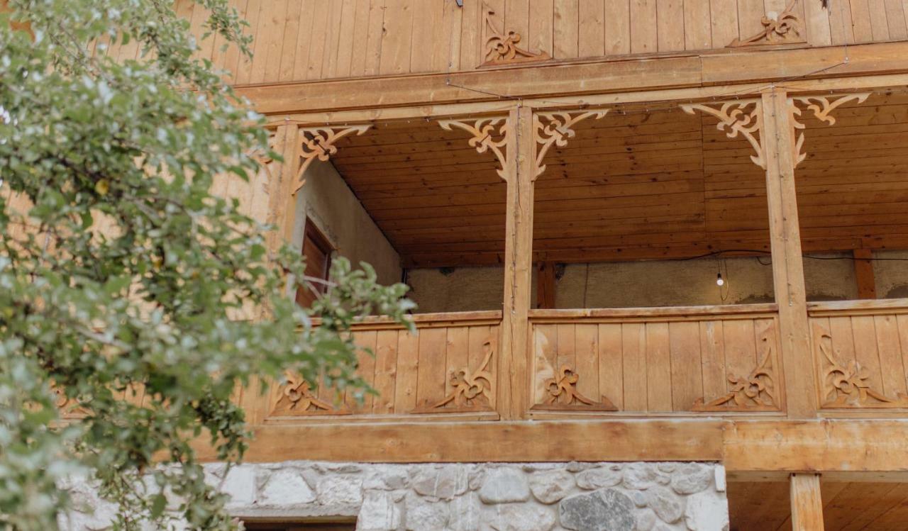 Larda Ξενοδοχείο Μέστια Εξωτερικό φωτογραφία